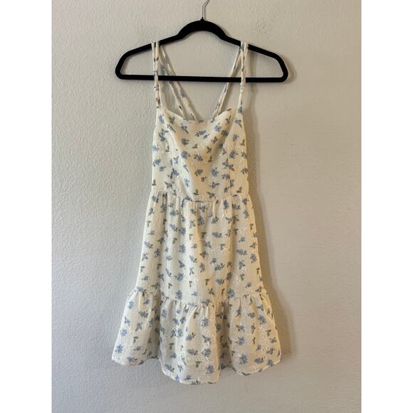 Kestan Strappy Cross Back Mini Dress Size S White Blue Floral Textured Tiered - Picture 2 of 8